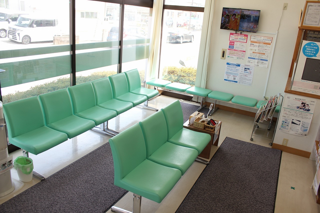 しらゆり調剤薬局　郡山　待合室